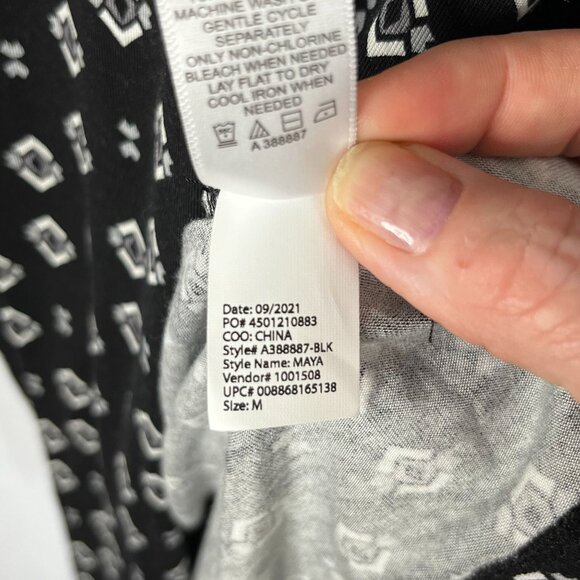 LOGO Lori Goldstein Long Sleeve Mixed Print Black Knit‎ Tunic Blouse Size Medium - Picture 9 of 9